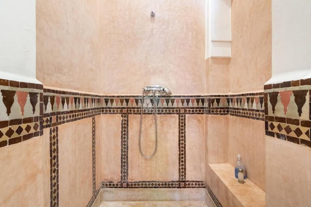 Pauline With Private Pool & Garden, Service And No Insight. Villa Marrakesch